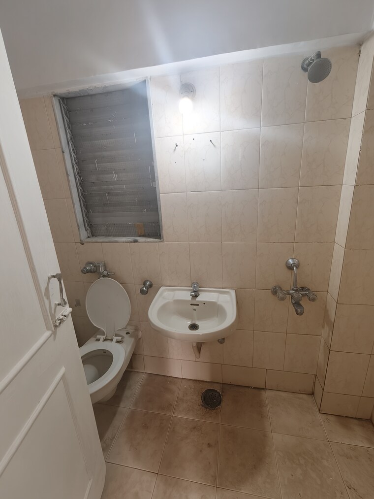 Bathroom, vasant-utsav-mumbai 1 Bedroom 450 Sq.Ft. Apartment In Kandivali East Mumbai 9579559