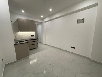 Room in 1 BHK Builder Floor at Mehrauli – for Rent