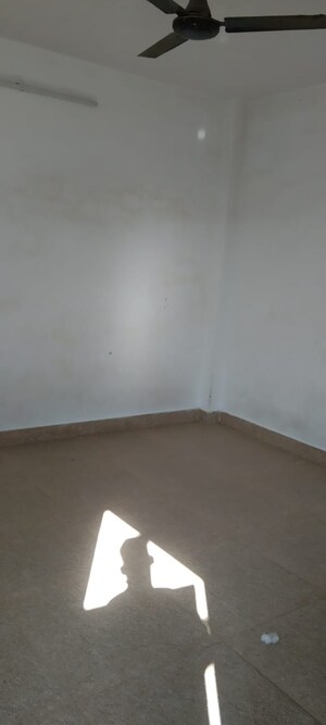 Room in 1 BHK Builder Floor at Kishangarh – for Rent