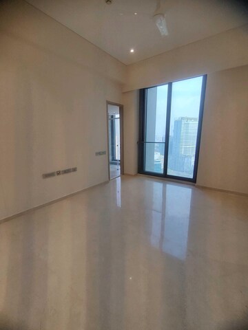 Room in 5 BHK Apartment at Rustomjee Crown, Prabhadevi – for Rent