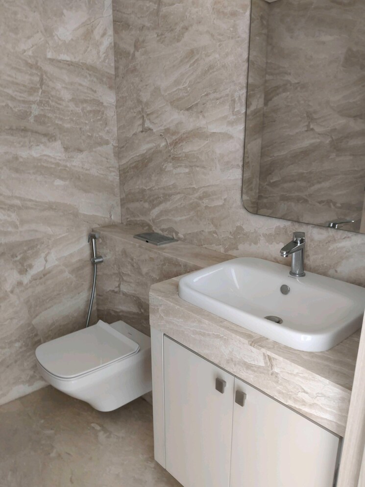 Bathroom, rustomjee-crown 5 Bedroom 2460 Sq.Ft. Apartment In Prabhadevi Mumbai 9579604