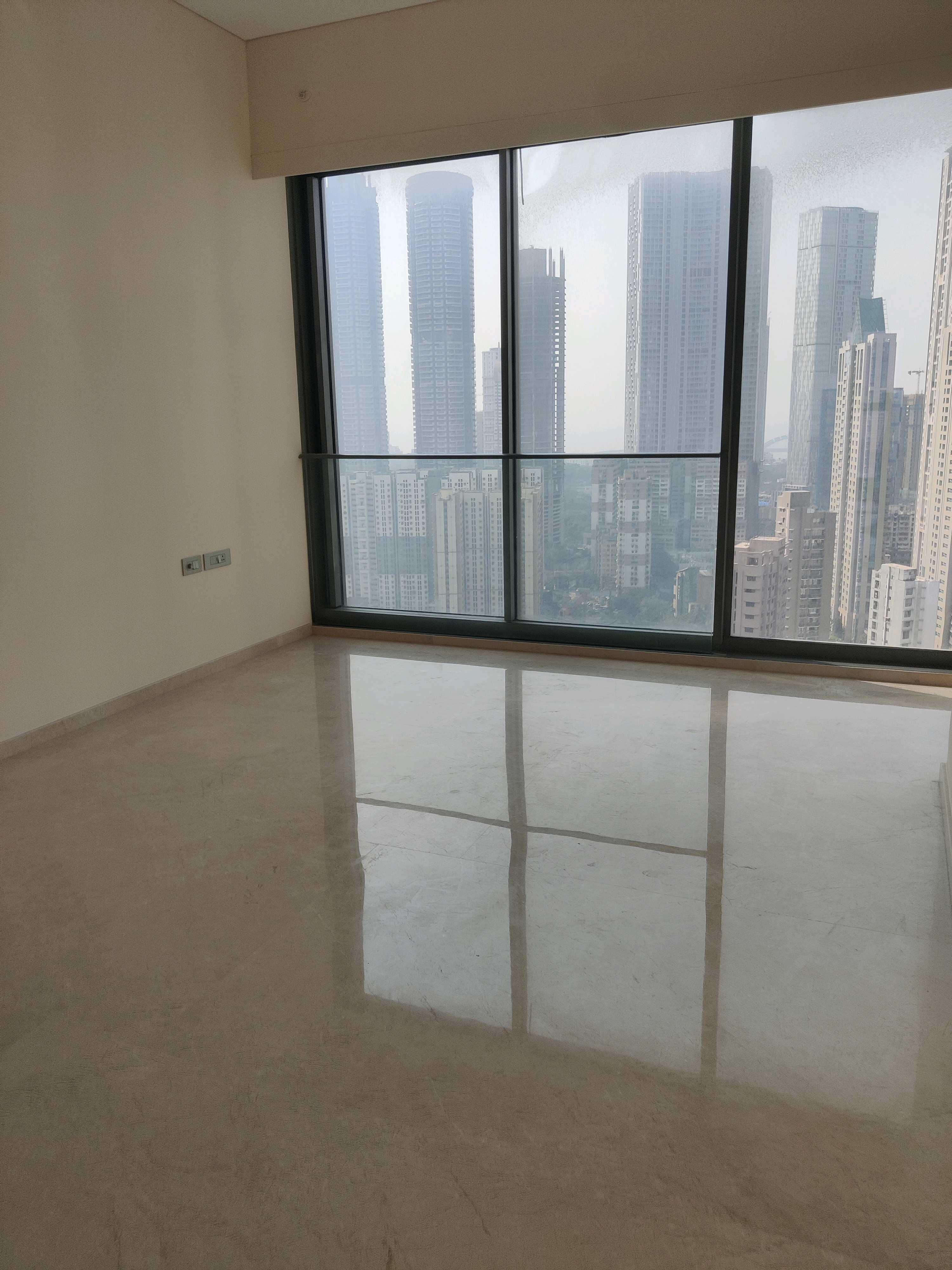 5 BHK + Servant Room Apartment For Rent in Rustomjee Crown