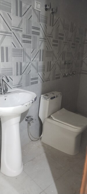 Bathroom in 3 BHK Builder Floor at Mayur Vihar Phase 1 – for Sale