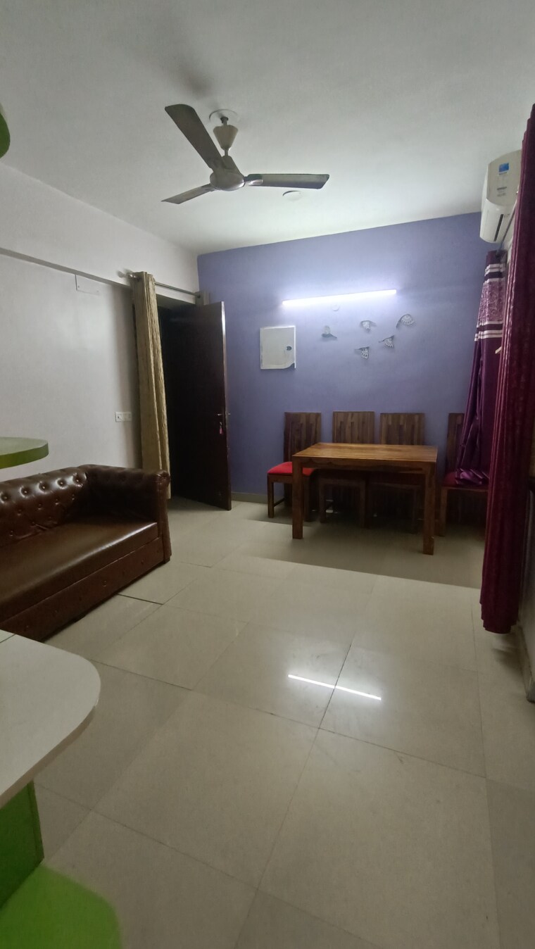 Living Room, sethi-max-royal 1 Bedroom 750 Sq.Ft. Apartment In Sector 76 Noida 9579626