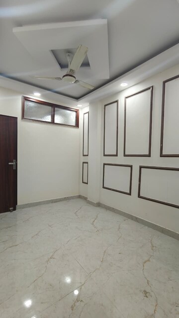 Room in 1.5 BHK Builder Floor at Kalkaji – for Rent