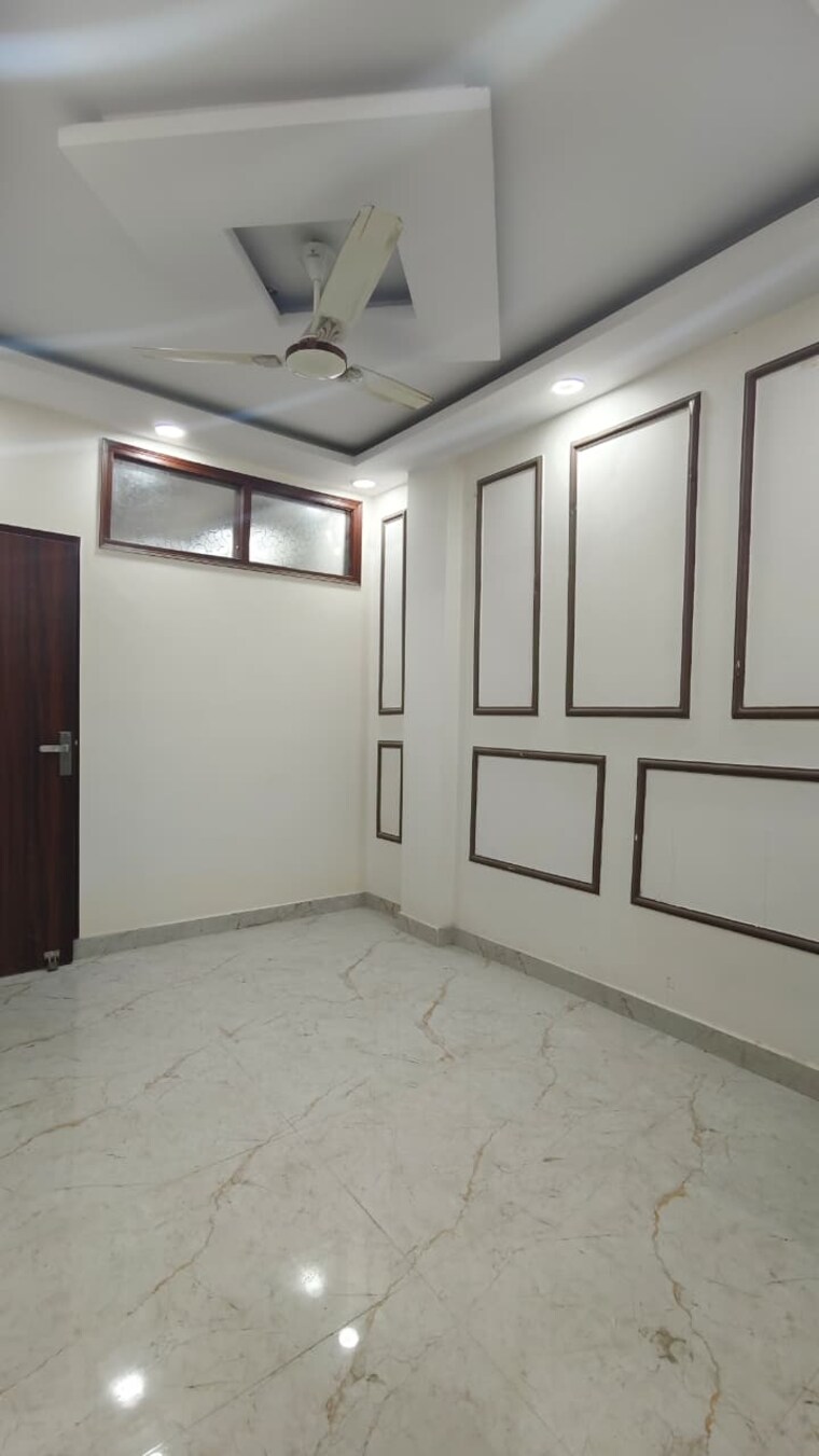 Room, kalkaji 1.5 Bedroom 400 Sq.Ft. Builder Floor In Kalkaji Delhi 9579663