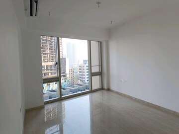 Room in 4 BHK Apartment at Lodha Marquise, Worli – for Rent