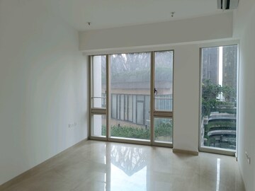 Room in 4 BHK Apartment at Lodha Marquise, Worli – for Rent