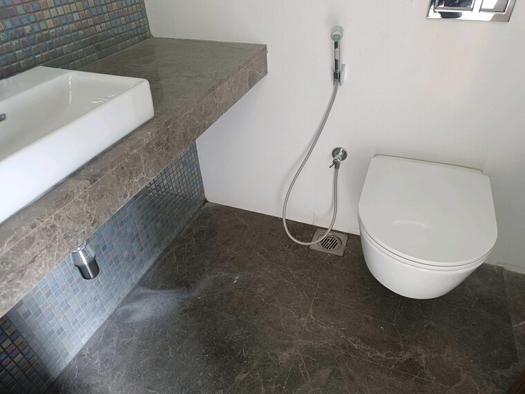 Bathroom, lodha-marquise 4 Bedroom 1560 Sq.Ft. Apartment In Worli Mumbai 9579672