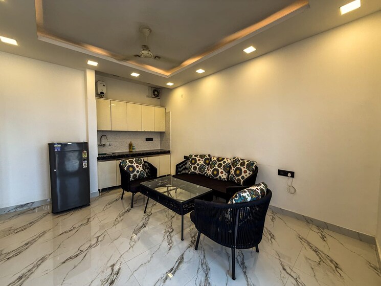 Team Area, panchsheel park 1.5 Bedroom 900 Sq.Ft. Builder Floor In Panchsheel Park Delhi 9579708