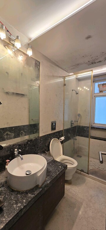 Bathroom in 4 BHK Apartment at Prabhadevi CHS, Prabhadevi – for Rent