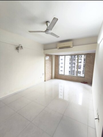 Room in 2 BHK Apartment at Group Seven Rushi Heights, Goregaon East – for Rent