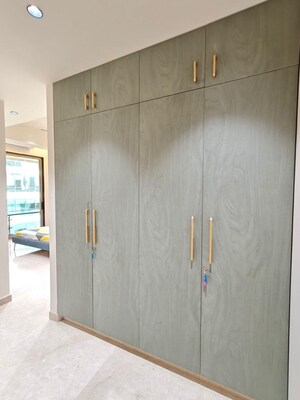 Room in 3 BHK Apartment at Indiabulls Sky Forest, Lower Parel – for Rent