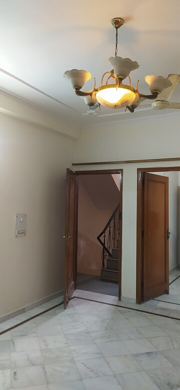 Room in 2 BHK Builder Floor at Khirki Extension – for Rent