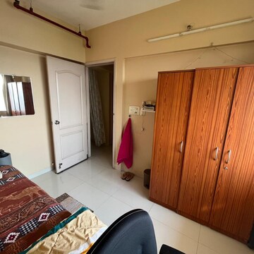 Bedroom in 2 BHK Apartment at Yogi Sea, Pali Hill – for Rent