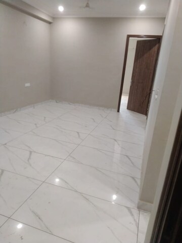 Room in 2 BHK Builder Floor at Palam Vihar Extension – for Rent