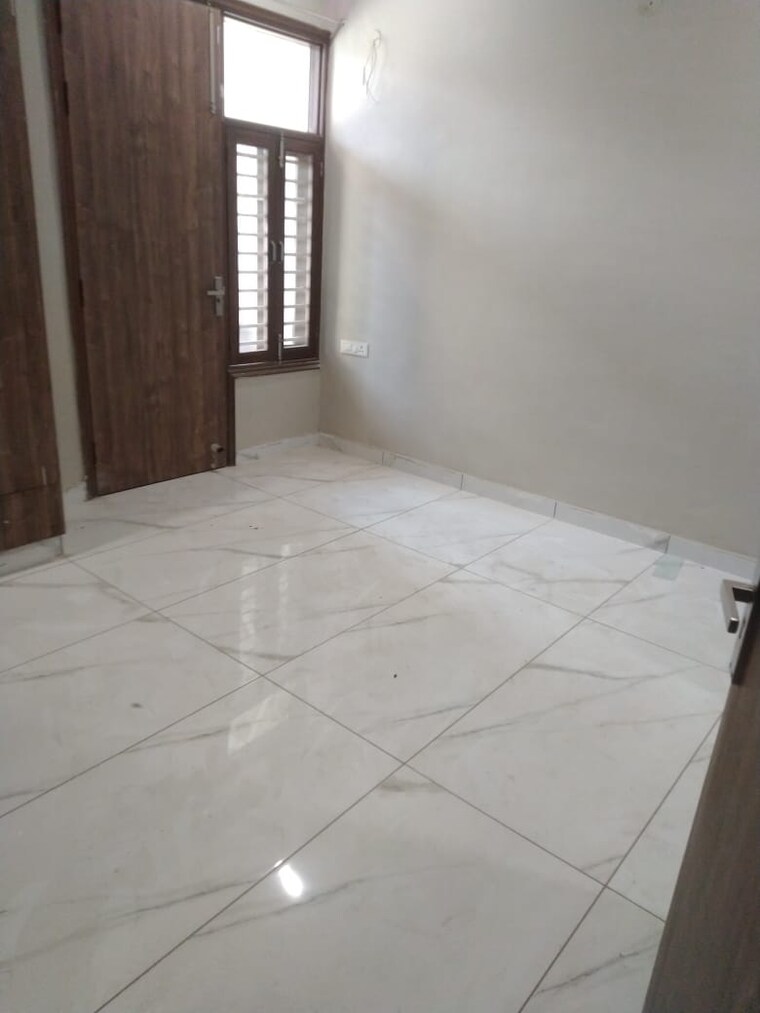 Room, palam vihar extension 2 Bedroom 750 Sq.Ft. Builder Floor In Palam Vihar Extension Gurgaon 9579770