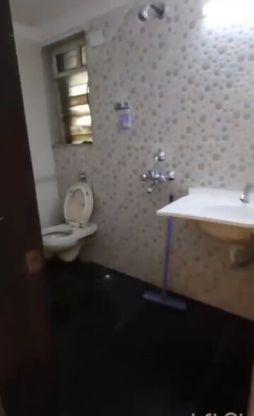Bathroom in 2 BHK Apartment at Evershine Tower, Kandivali East – for Rent