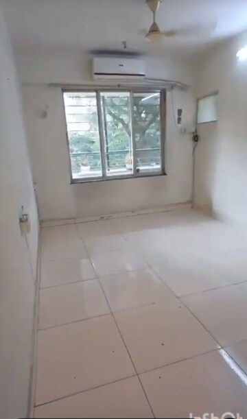 Room in 2 BHK Apartment at Evershine Tower, Kandivali East – for Rent
