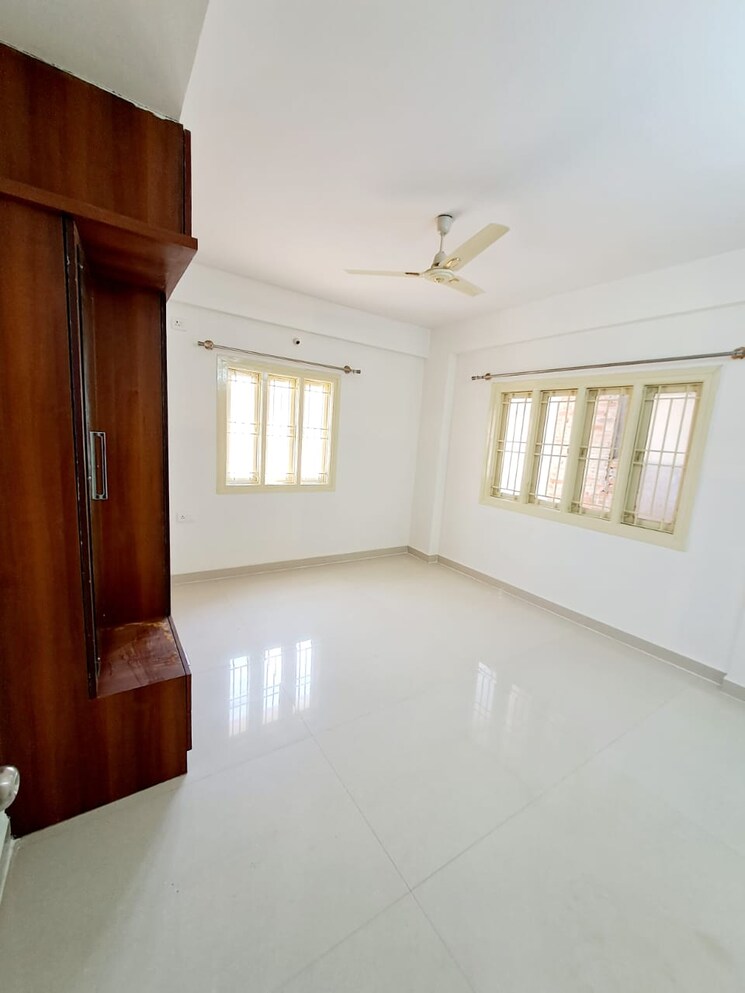 Room, hegde nagar 6 Bedroom 3600 Sq.Ft. Independent House In Hegde Nagar Bangalore 9579786