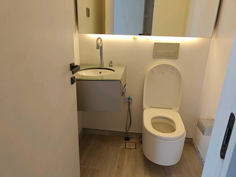 Bathroom, lodha-the-world-towers-world-one-tier-2 3 Bedroom 3030 Sq.Ft. Apartment In Worli Mumbai 9579783