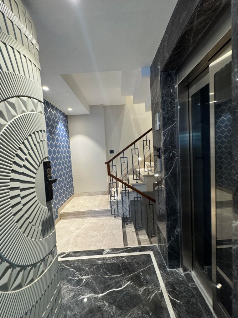 Team Area, hauz khas enclave 4 Bedroom 4200 Sq.Ft. Builder Floor In Hauz Khas Enclave Delhi 9579795