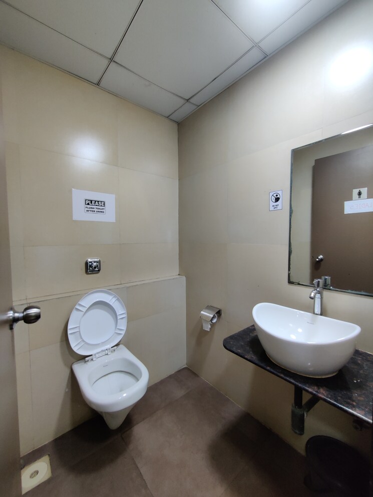 Washroom, kanakia-zillion Commercial Office Space 1350 Sq.Ft. In Kurla West Mumbai 9579803