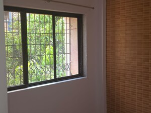 Room in 3 BHK Apartment at Dosti Coral One, Vasai West – for Rent