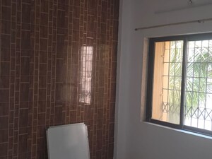 Room in 3 BHK Apartment at Dosti Coral One, Vasai West – for Rent