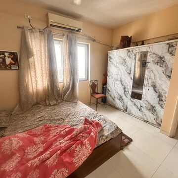 Bedroom in 2 BHK Apartment at Landmark Building Bandra West, Carter Road – for Rent
