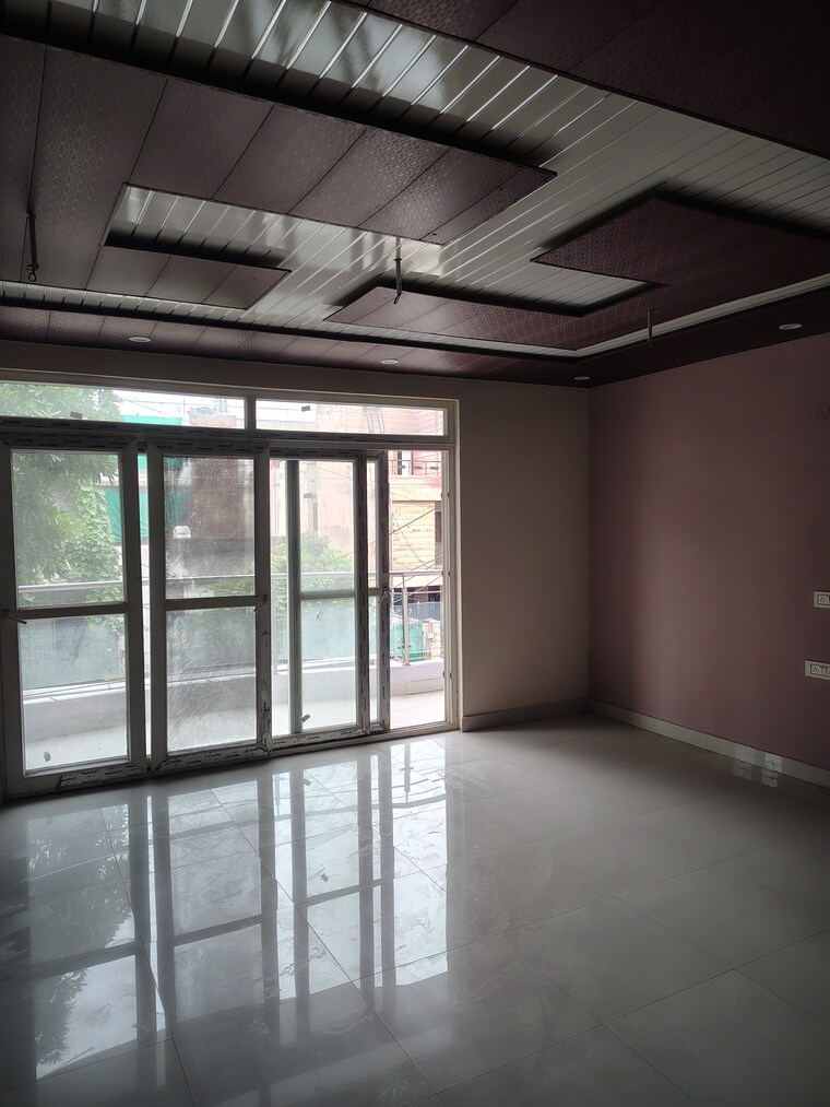 Room, sector 56 2 Bedroom 1710 Sq.Ft. Independent House In Sector 56 Noida 9579859