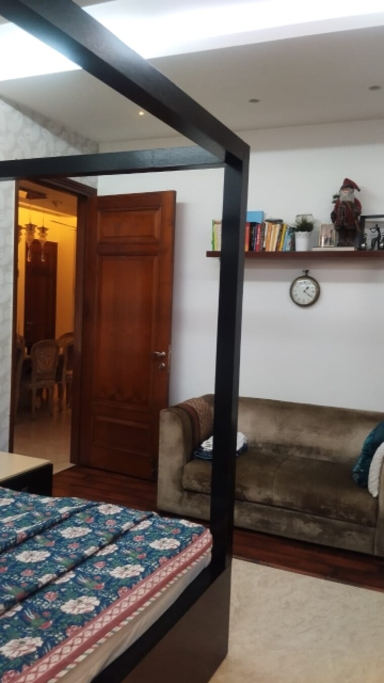 Master Bedroom, greater kailash i 3.5 Bedroom 3600 Sq.Ft. Builder Floor In Greater Kailash I Delhi 9579877