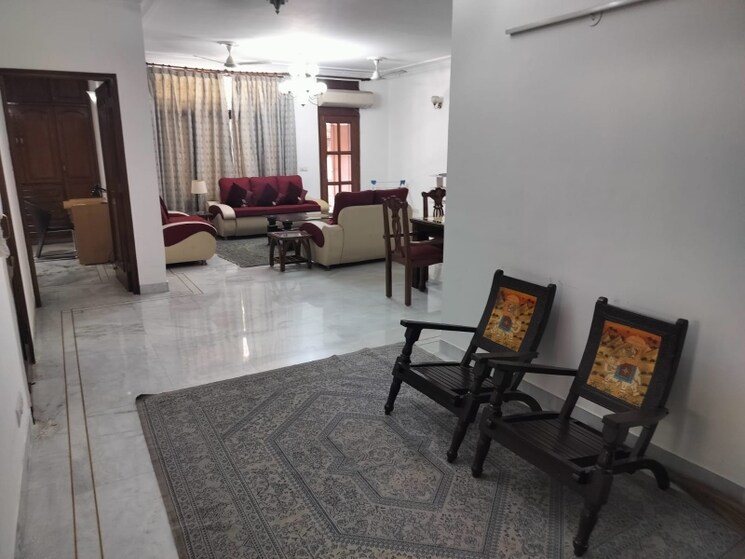Living Room, defence colony 3 Bedroom 3700 Sq.Ft. Builder Floor In Defence Colony Delhi 9579894