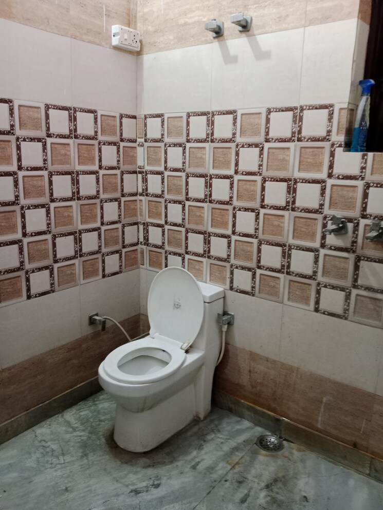 Bathroom, huda 3 Bedroom 1801 Sq.Ft. Builder Floor In Huda Panipat 9579900