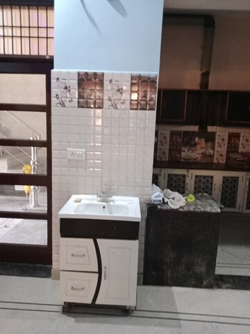 Attached Bathroom in 3 BHK Builder Floor at Huda – for Rent