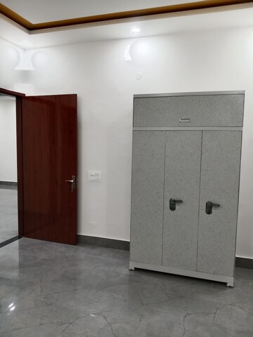 Room in 2 BHK Builder Floor at Huda – for Rent