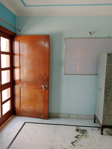 Room in 1 RK Builder Floor at Huda – for Rent