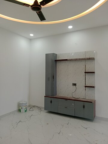 Room in 2 BHK Builder Floor at Huda – for Rent