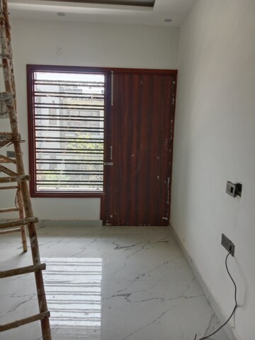 Room in 2 BHK Builder Floor at Huda – for Rent