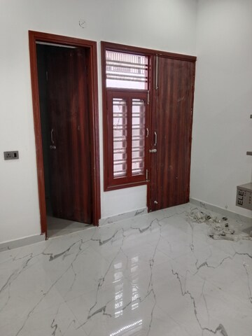 Room in 2 BHK Builder Floor at Huda – for Rent