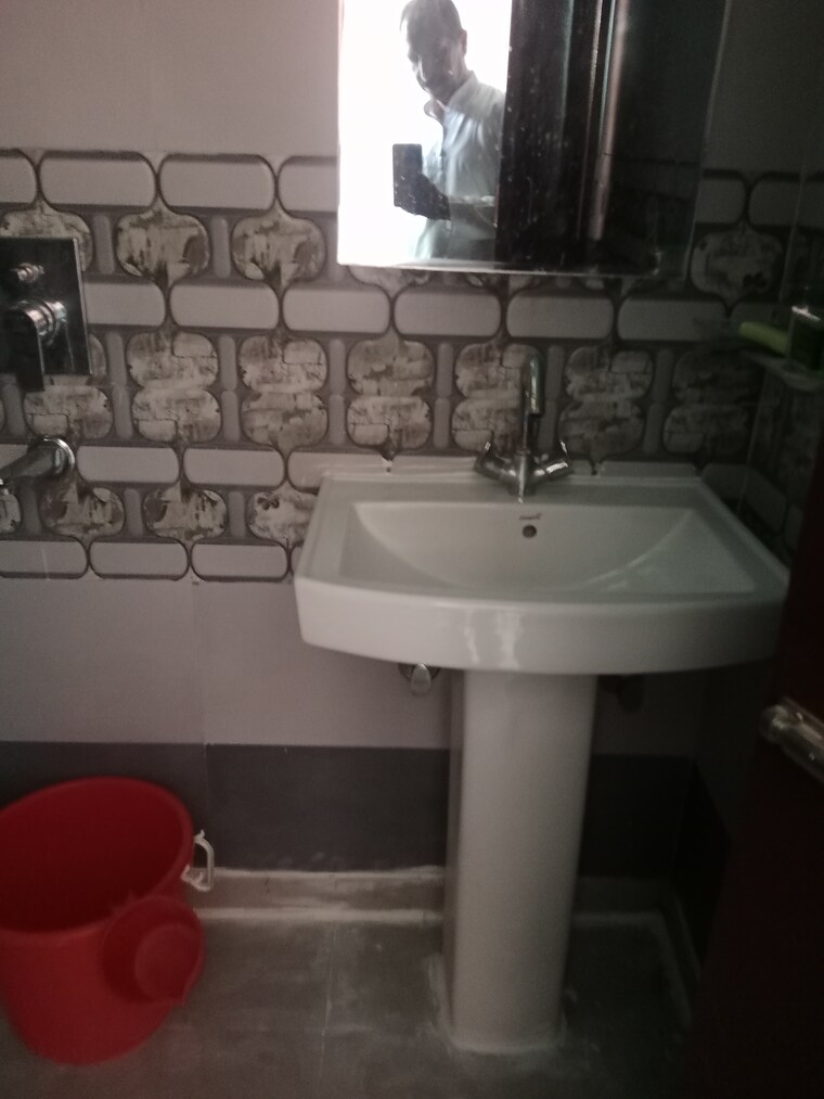 Attached Bathroom, huda 2 Bedroom 812 Sq.Ft. Builder Floor In Huda Panipat 9579928