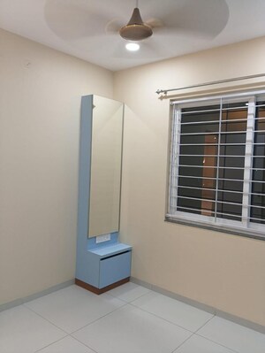 Room in 3 BHK Apartment at Jayabheri The Nirvana, Gopanpally – for Rent