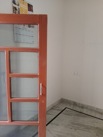 Room in 1.5 BHK Builder Floor at Huda – for Rent