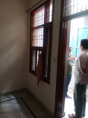 Room in 1.5 BHK Builder Floor at Huda – for Rent