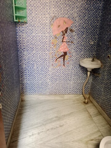 Bathroom in 1.5 BHK Builder Floor at Huda – for Rent