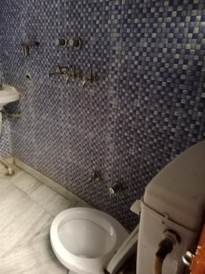 Bathroom in 1.5 BHK Builder Floor at Huda – for Rent