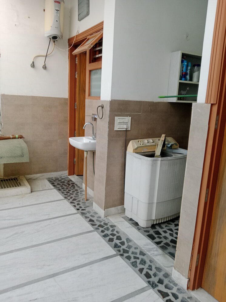 Bathroom, huda 1.5 Bedroom 582 Sq.Ft. Builder Floor In Huda Panipat 9579933