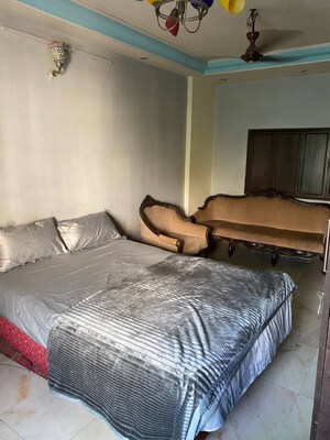  Pg For Rent in Malad West
