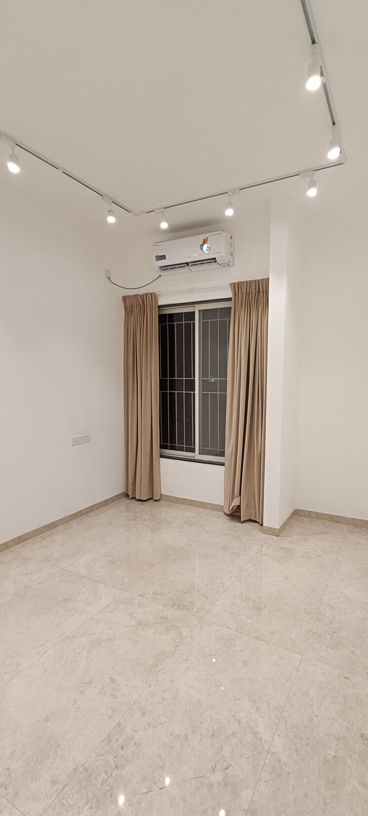 Room, silver-silver-9 1 Bedroom 467 Sq.Ft. Apartment In Moshi Pune 9579979