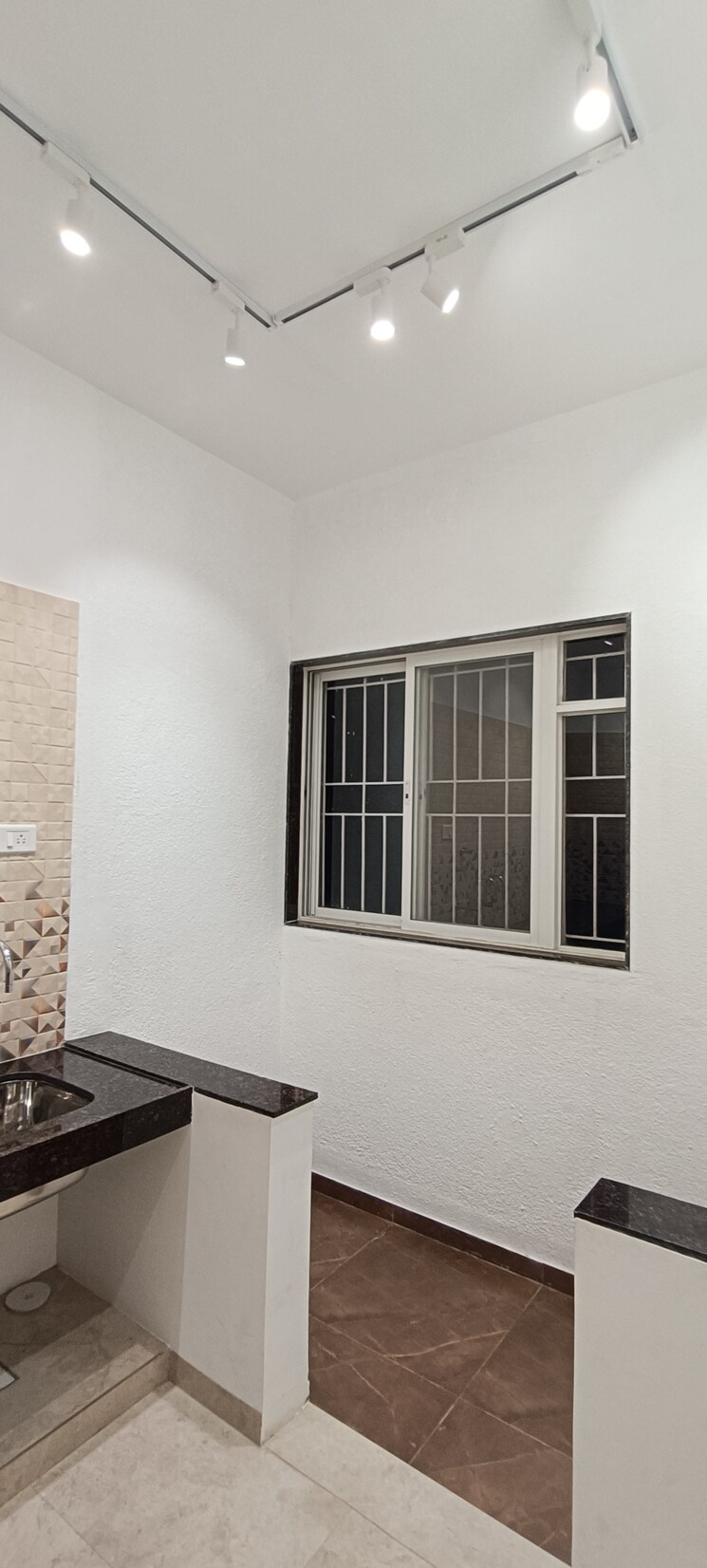 Room, silver-silver-9 1 Bedroom 467 Sq.Ft. Apartment In Moshi Pune 9579979